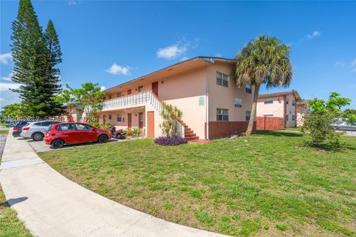 Kamienica w North Lauderdale, Broward County