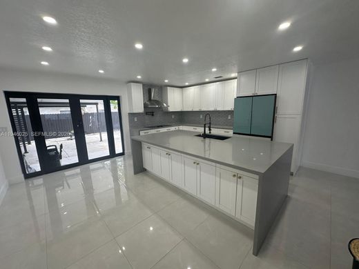 Villa in Hialeah, Miami-Dade County