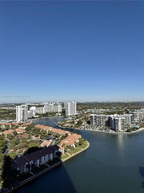 Residential complexes in Hollywood, Broward County