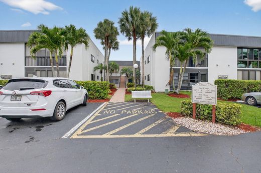 Residential complexes in Delray Beach, Palm Beach