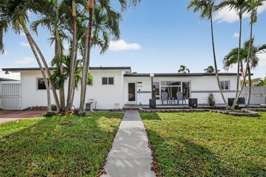 Villa in Hialeah, Miami-Dade