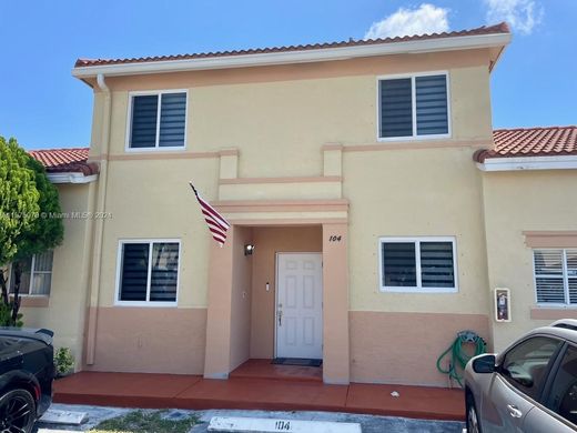Complesso residenziale a Sweetwater, Miami-Dade County