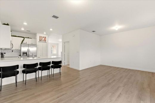 Townhouse in North Miami, Miami-Dade