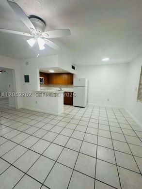 Wohnkomplexe in Hialeah, Miami-Dade County