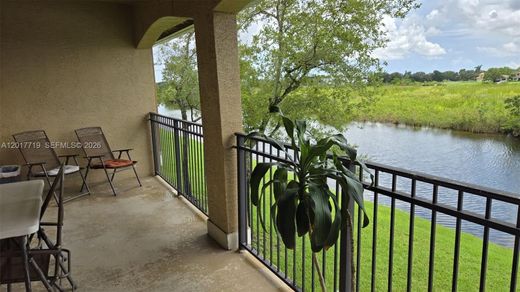 Wohnkomplexe in Pembroke Pines, Broward County