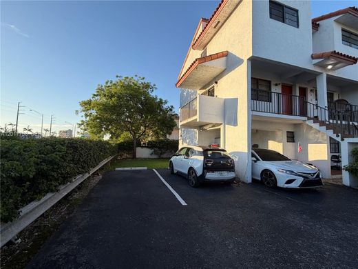 Residential complexes in Miami Springs, Miami-Dade