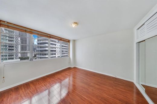 ‏בניין ב  מיאמי, Miami-Dade County