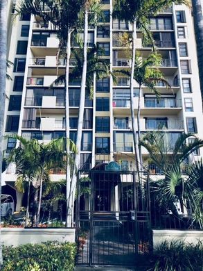Residential complexes in Key Biscayne, Miami-Dade