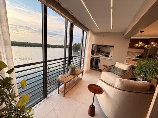 Residential complexes in Hollywood, Broward County