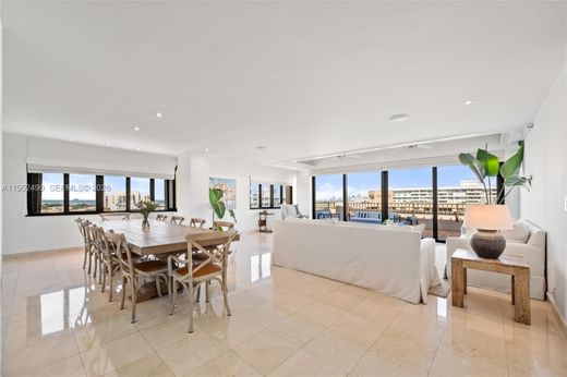 Wohnkomplexe in Key Biscayne, Miami-Dade County