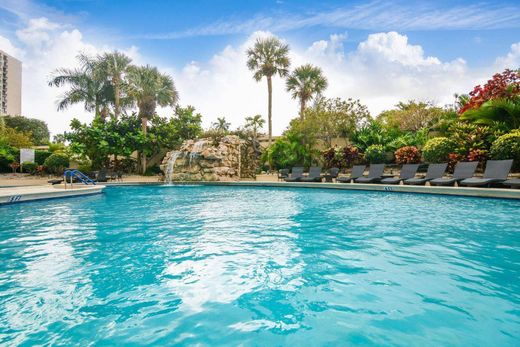 Residential complexes in West Palm Beach, Palm Beach