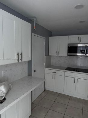 Residential complexes in Sunny Isles Beach, Miami-Dade