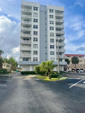 Complexes résidentiels à Hallandale Beach, Comté de Broward