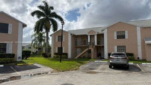 Residential complexes in Florida City, Miami-Dade