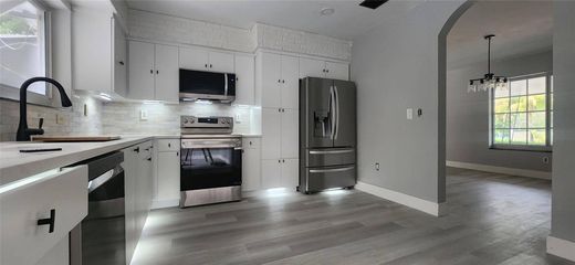 ﻓﻴﻼ ﻓﻲ ميامي، فلوريدا, Miami-Dade County