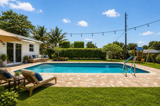 Villa in Pembroke Pines, Broward County