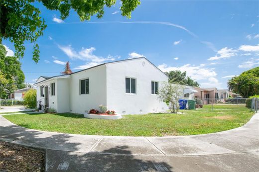 マイアミ, Miami-Dade Countyのヴィラ