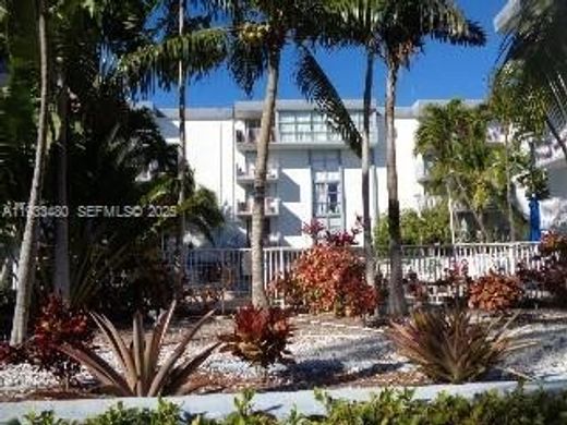 Residential complexes in North Bay Village, Miami-Dade