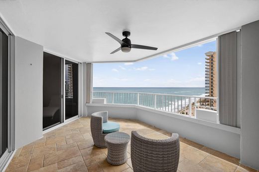 Residential complexes in Palm Beach Shores, Palm Beach