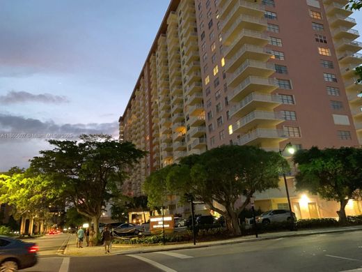 Residential complexes in Sunny Isles Beach, Miami-Dade
