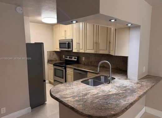 مجمع شقق ﻓﻲ Coral Springs, Broward County