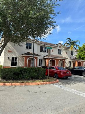 Residential complexes in Miami Gardens, Miami-Dade