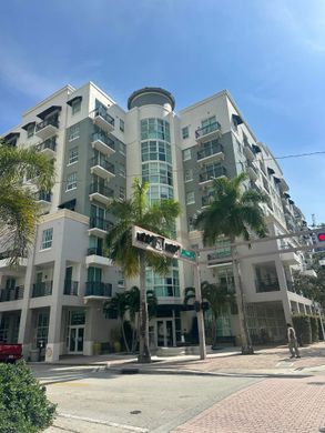 Residential complexes in West Palm Beach, Palm Beach