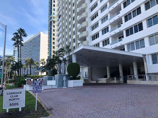 Residential complexes in Miami Beach, Miami-Dade
