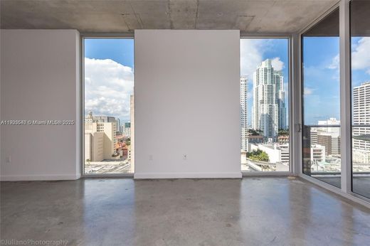 Kamienica w Miami, Miami-Dade County