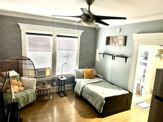 Residential complexes in Coral Gables, Miami-Dade