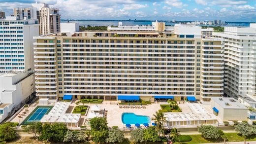 Residential complexes in Miami Beach, Miami-Dade