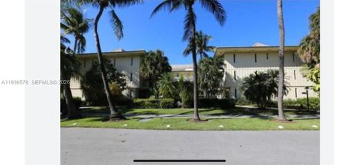 Residential complexes in Key Biscayne, Miami-Dade
