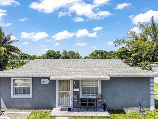 빌라 / Miami Gardens, Miami-Dade County