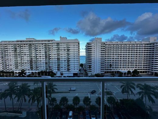 Residential complexes in Miami Beach, Miami-Dade