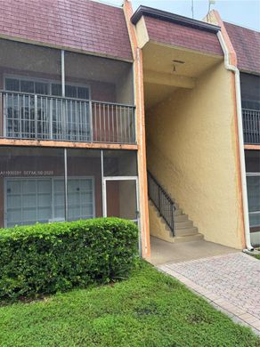 Residential complexes in Lauderhill, Broward County