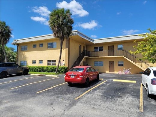 Residential complexes in Pompano Beach, Broward County