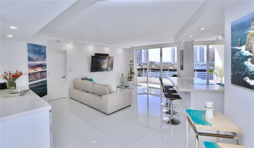 Kamienica w Aventura, Miami-Dade County