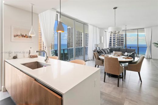 Kamienica w Sunny Isles Beach, Miami-Dade County