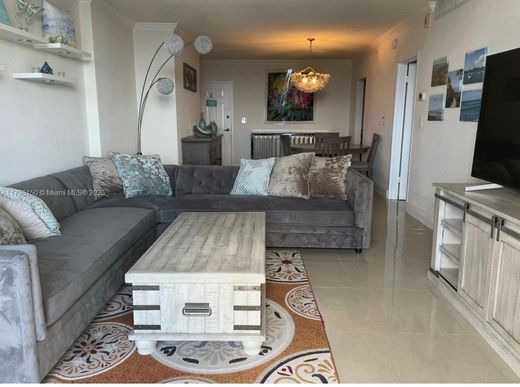 Residential complexes in Hollywood, Broward County