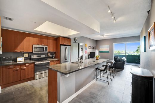 Residential complexes in Wilton Manors, Broward County