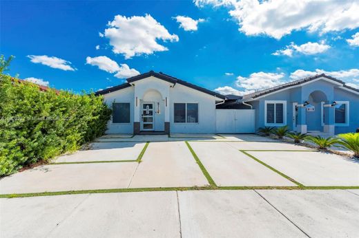 Villa in Hialeah Gardens, Miami-Dade County