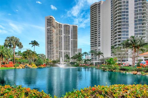 Aventura, Miami-Dade Countyのアパートメント・コンプレックス