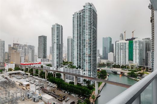 Kamienica w Miami, Miami-Dade County