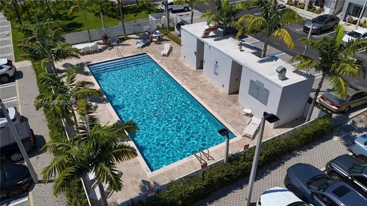 Residential complexes in Miami, Miami-Dade
