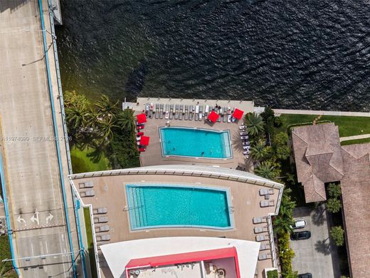 Residential complexes in Hallandale, Broward County