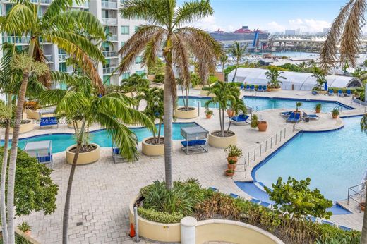 Residential complexes in Miami, Miami-Dade