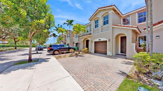 تاون هاوس ﻓﻲ Miami Terrace Mobile Home, Miami-Dade County
