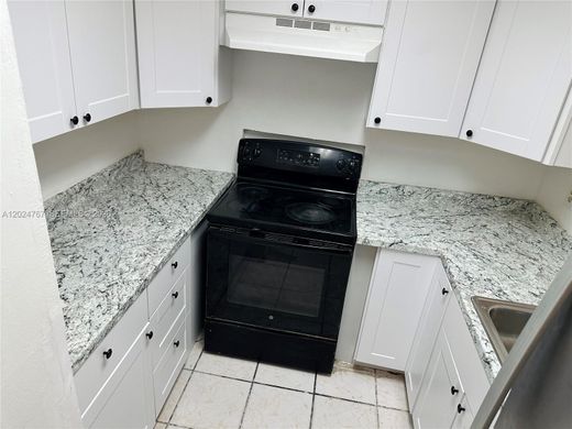 Complesso residenziale a Miami, Miami-Dade County