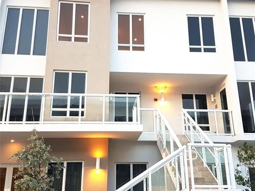 Townhouse in Doral, Miami-Dade