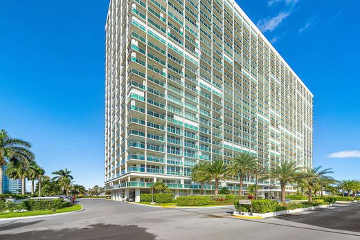 Residential complexes in Fort Lauderdale, Broward County